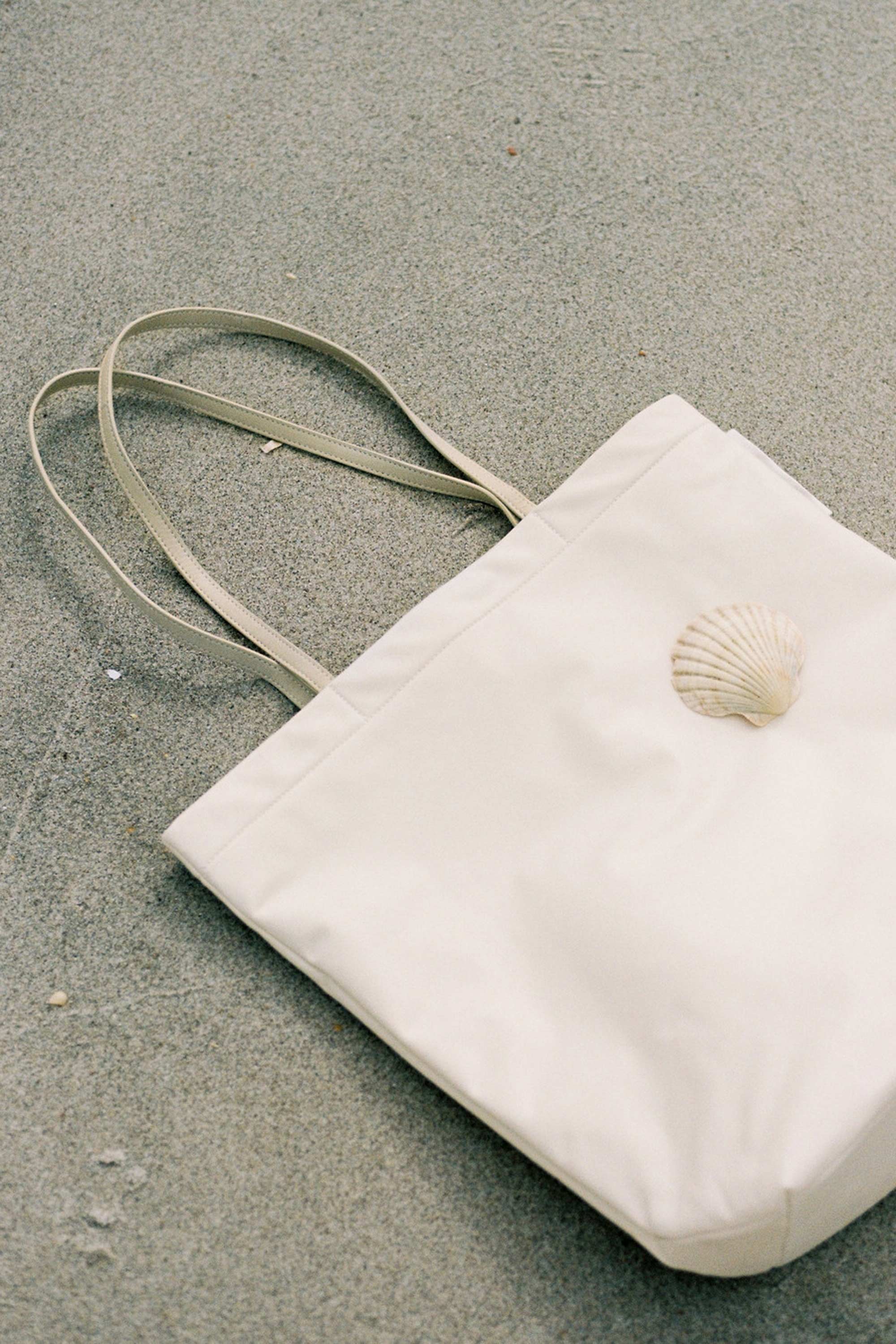 Portrait Tote | ECONYL® Tote in White Asparagus – Yu Mei