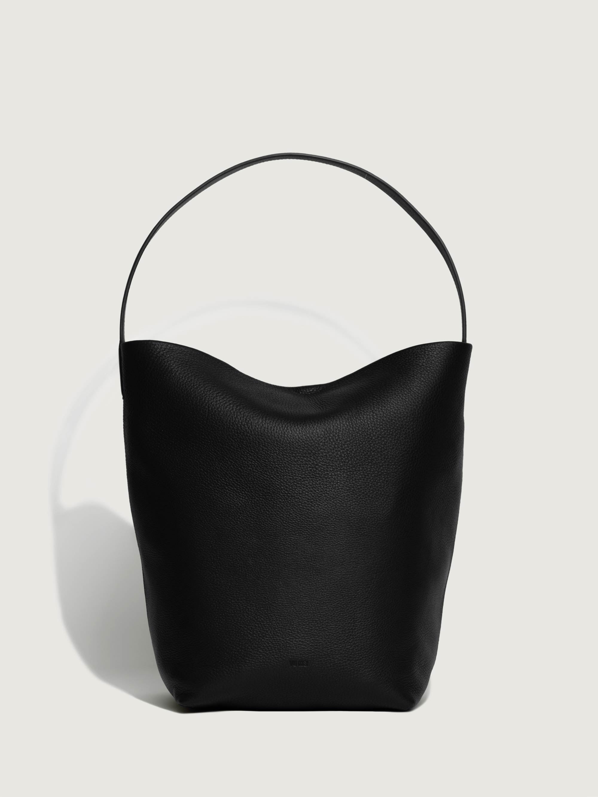 Tote front profile