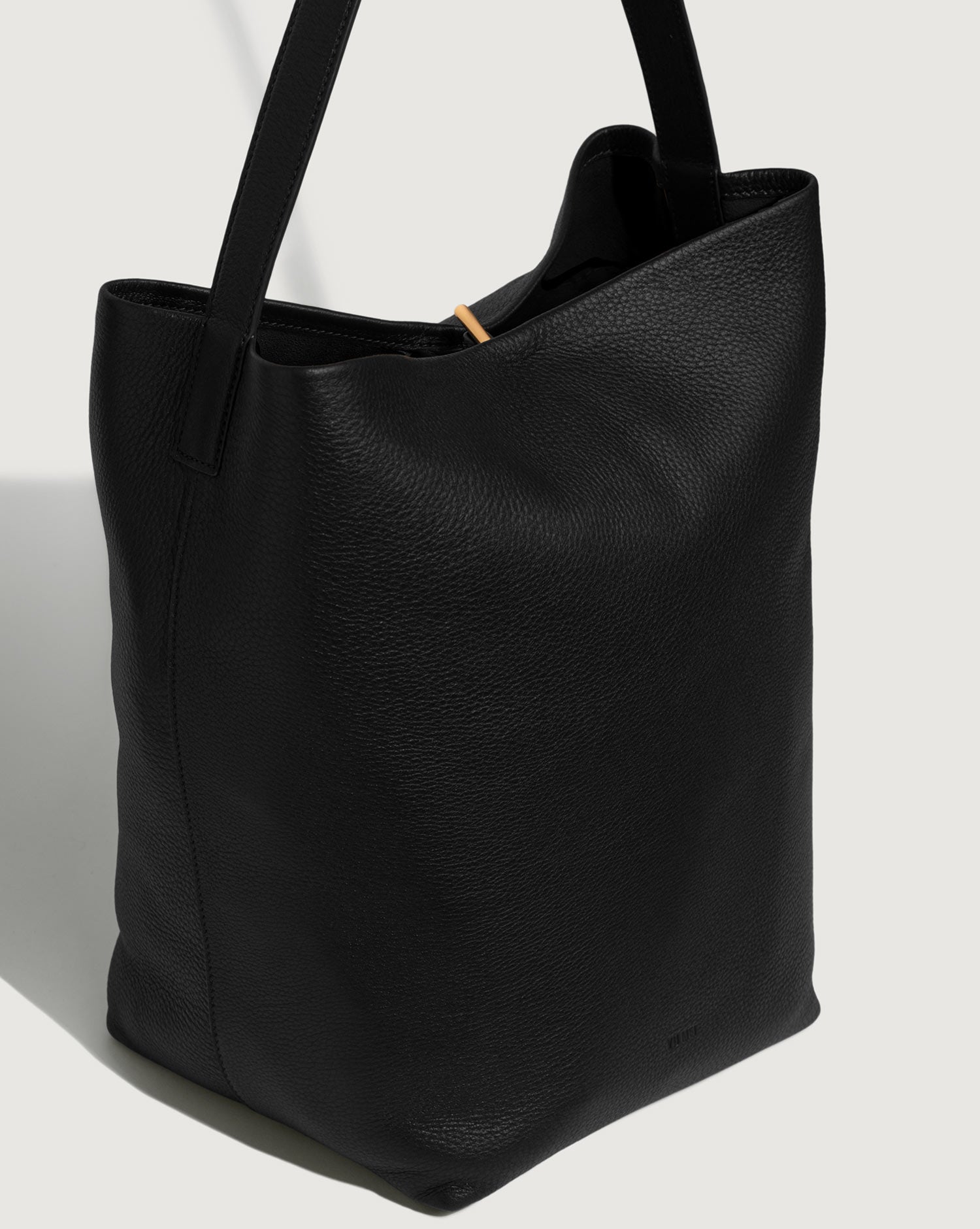 Tote side profile
