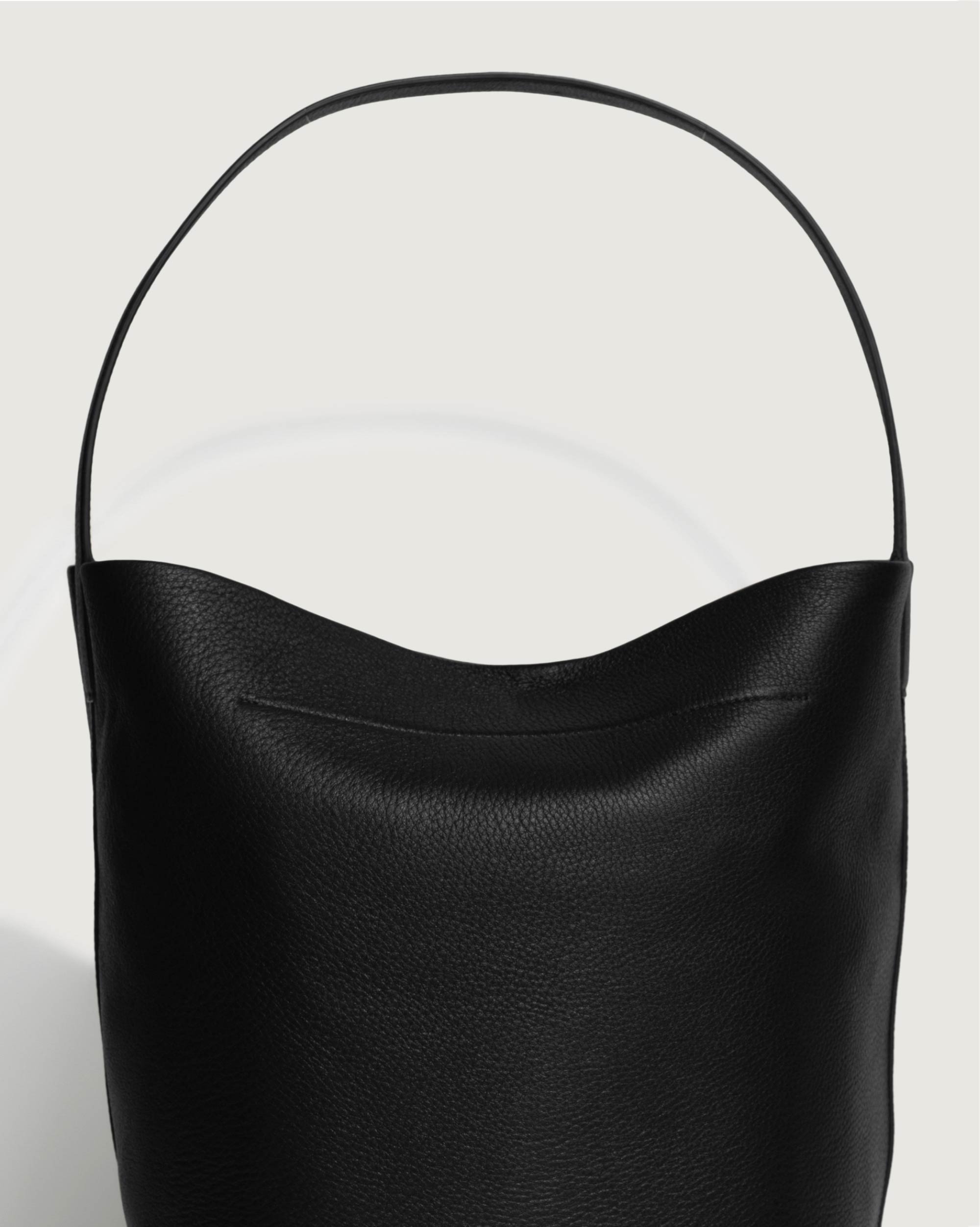 Tote reverse profile