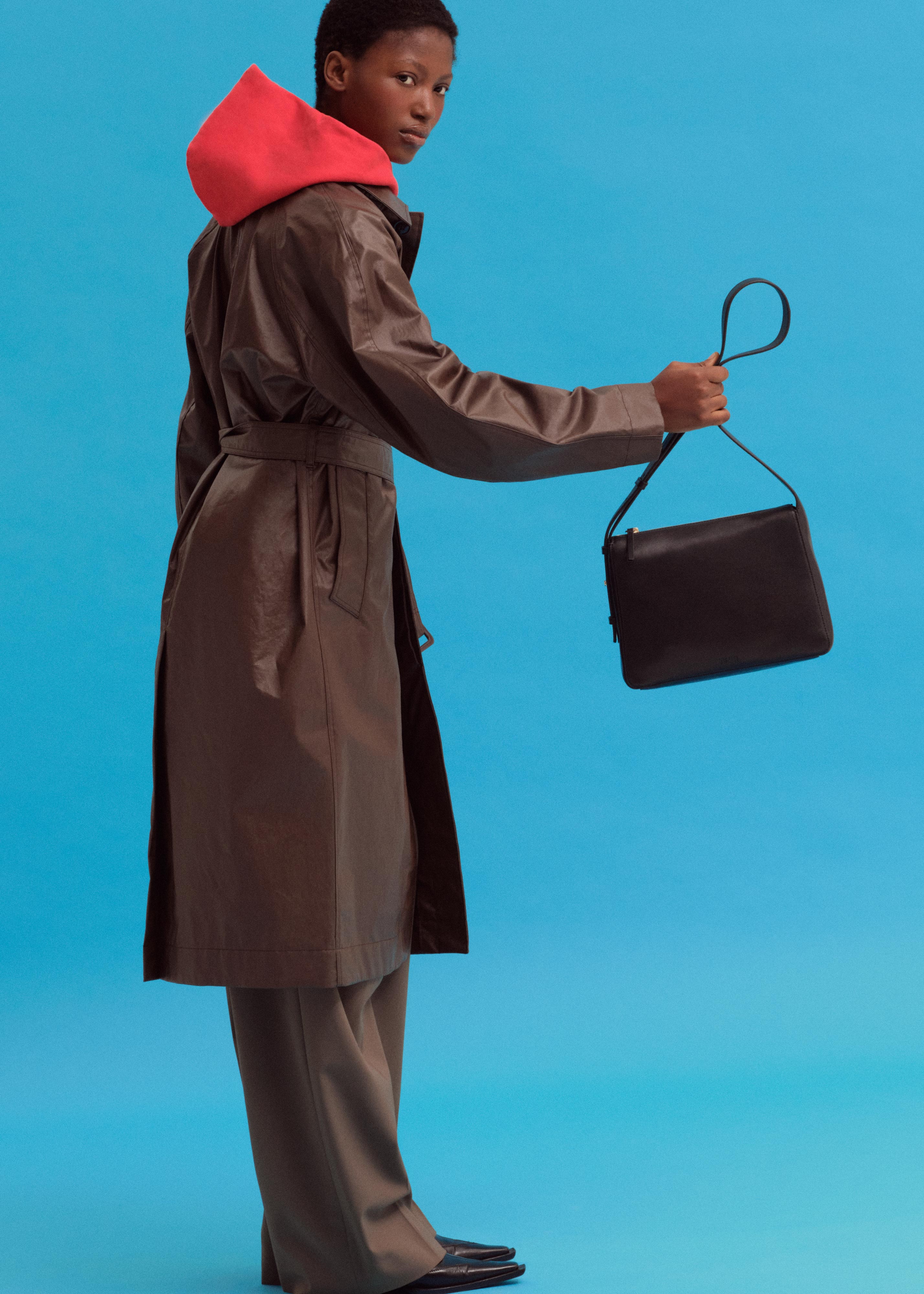 Brooke | Leather Shoulder Bag in Black | Yu Mei