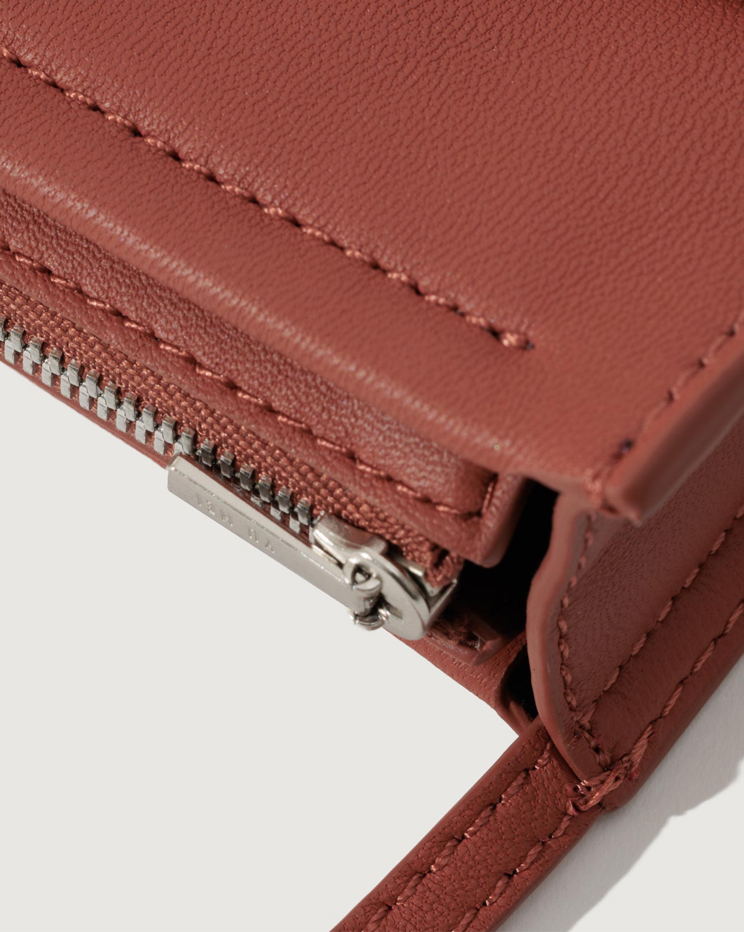 Custom Yu Mei YKK zip detail