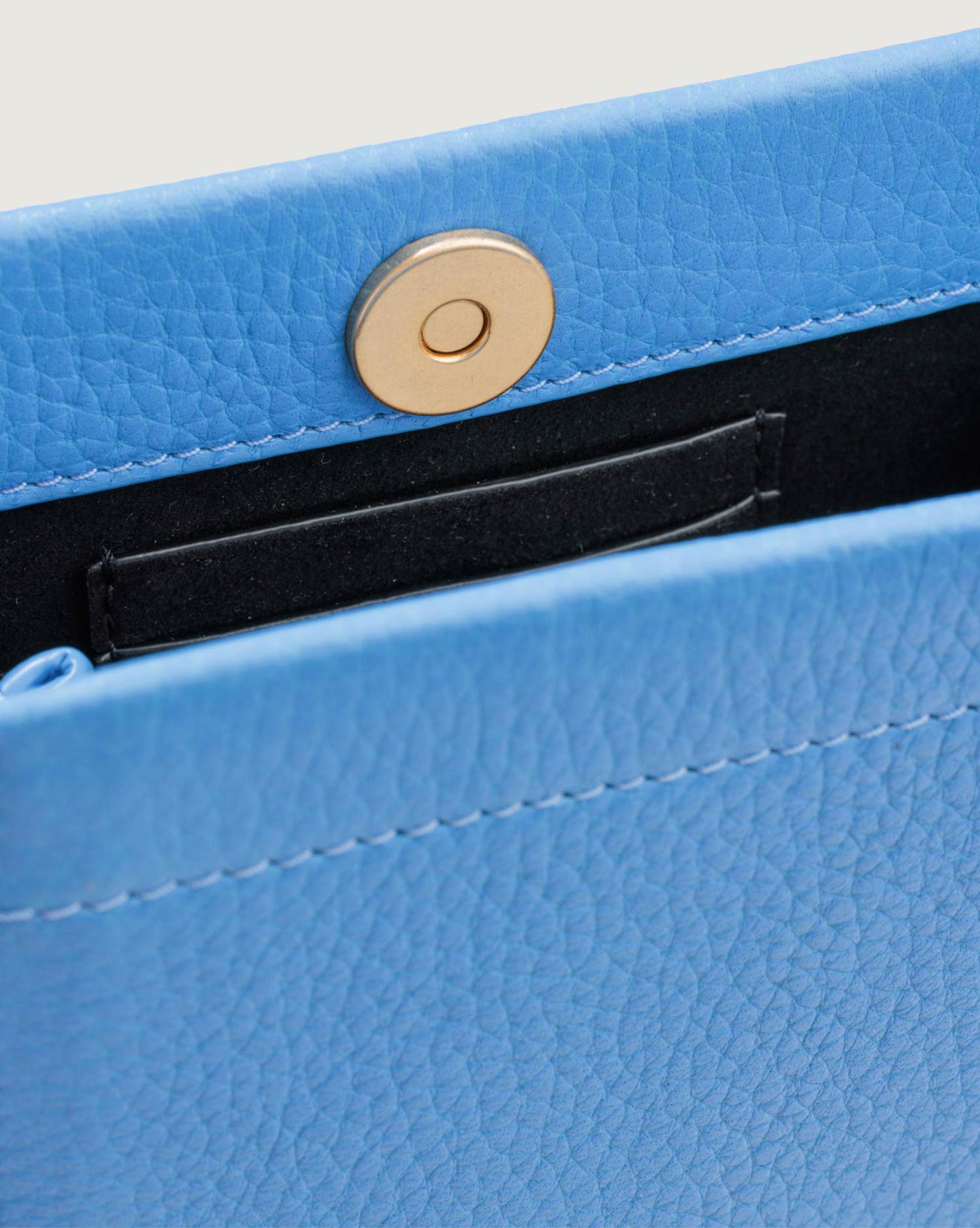 Three internal credit card slots