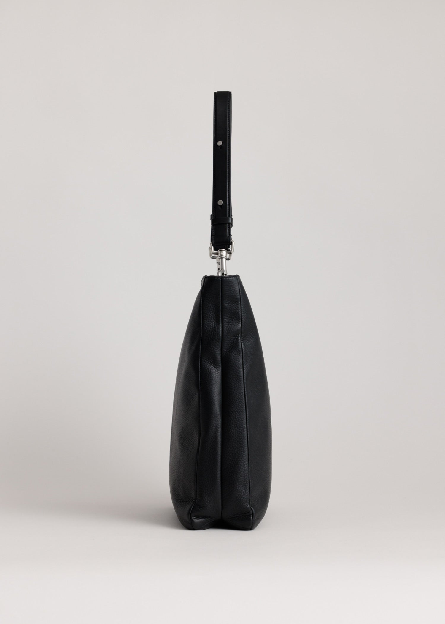 Jane | Leather Cross-Body Bag in Black | Yu Mei