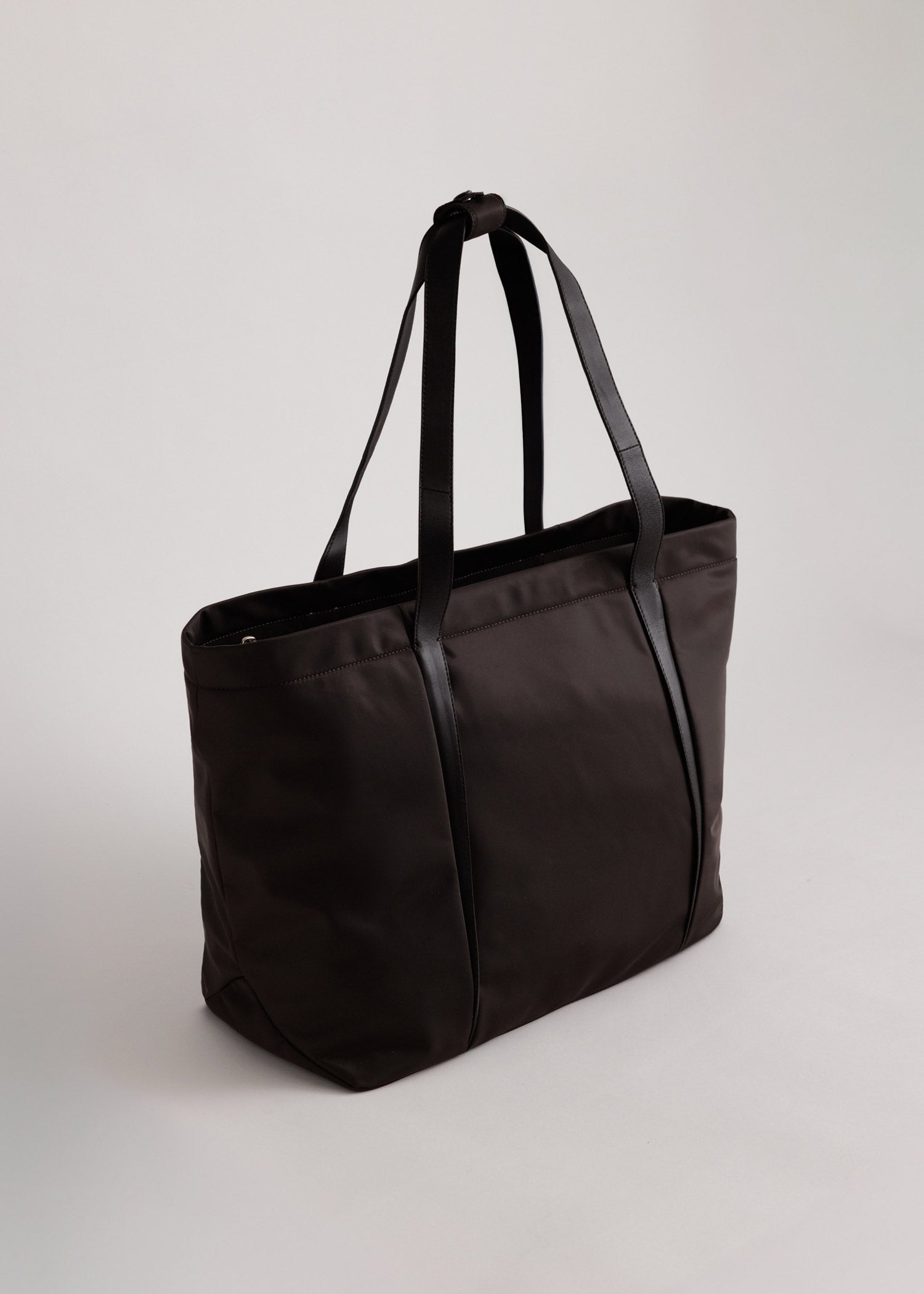 【美品】OVY Recycled Nylon ECONYL® Regenerated Nylon Landscape Tote | Yu Mei