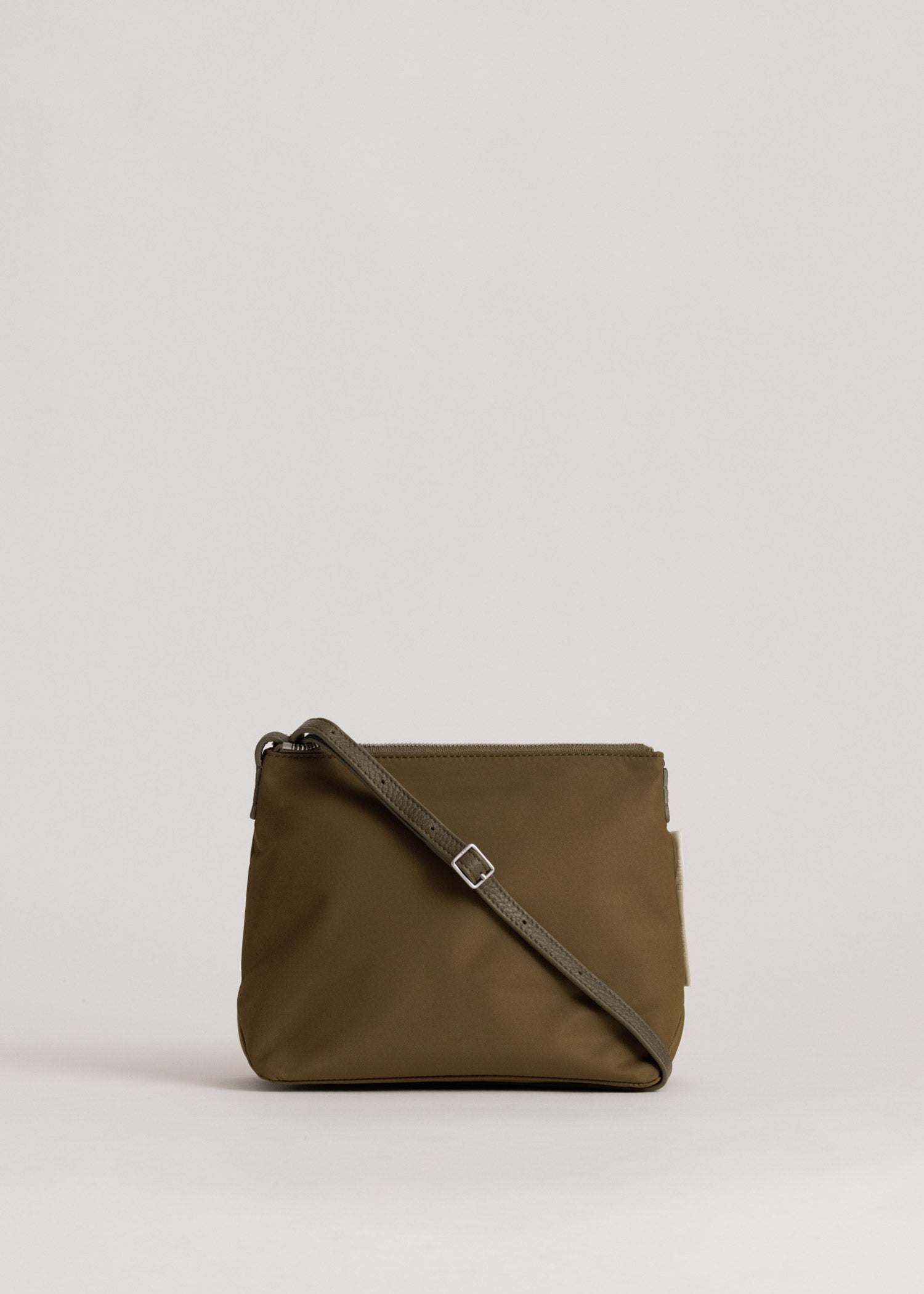 Pouch | Fir Green ECONYL® Regenerated Nylon – Yu Mei