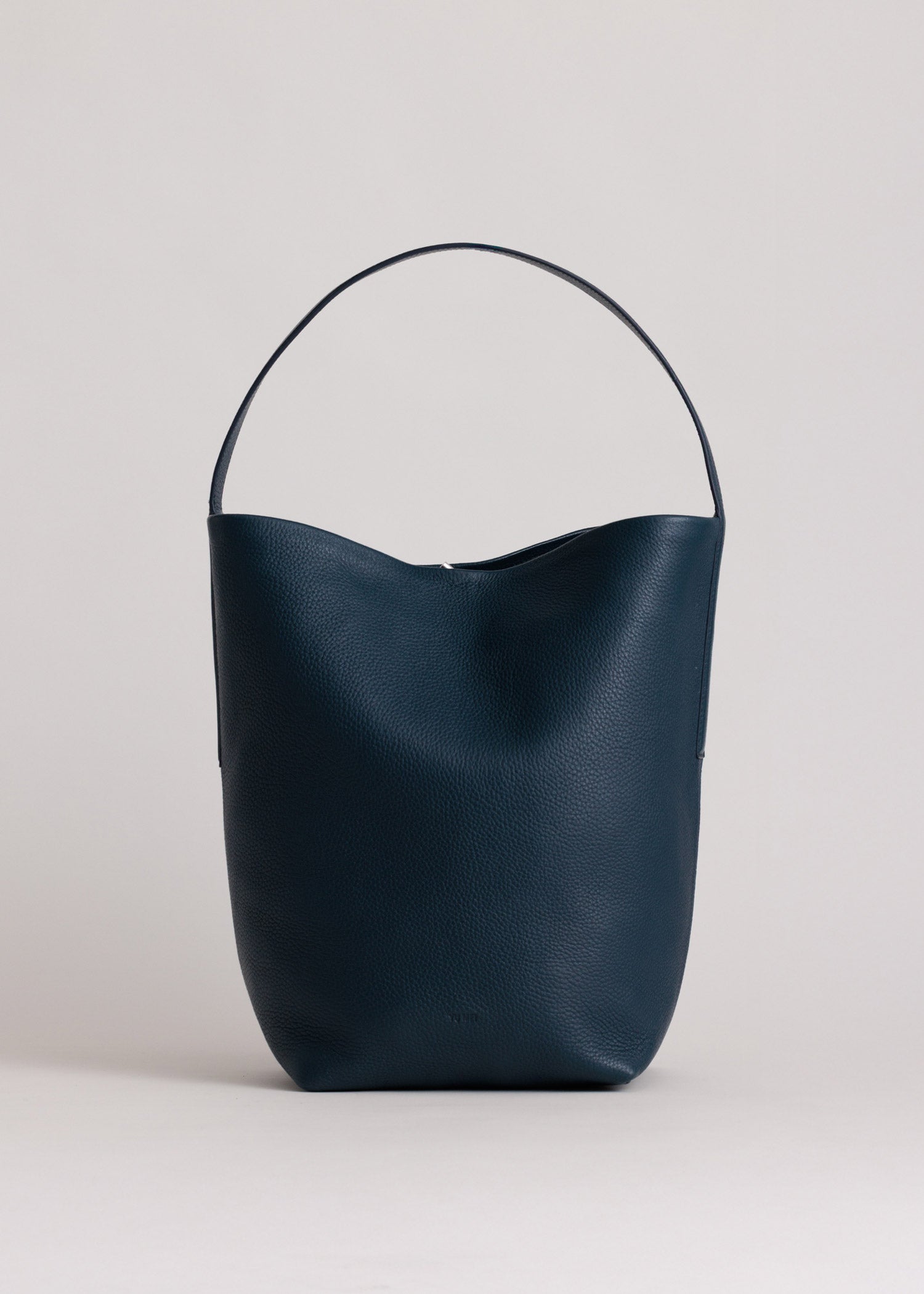 Autumn Winter '25 Collection | Yu Mei