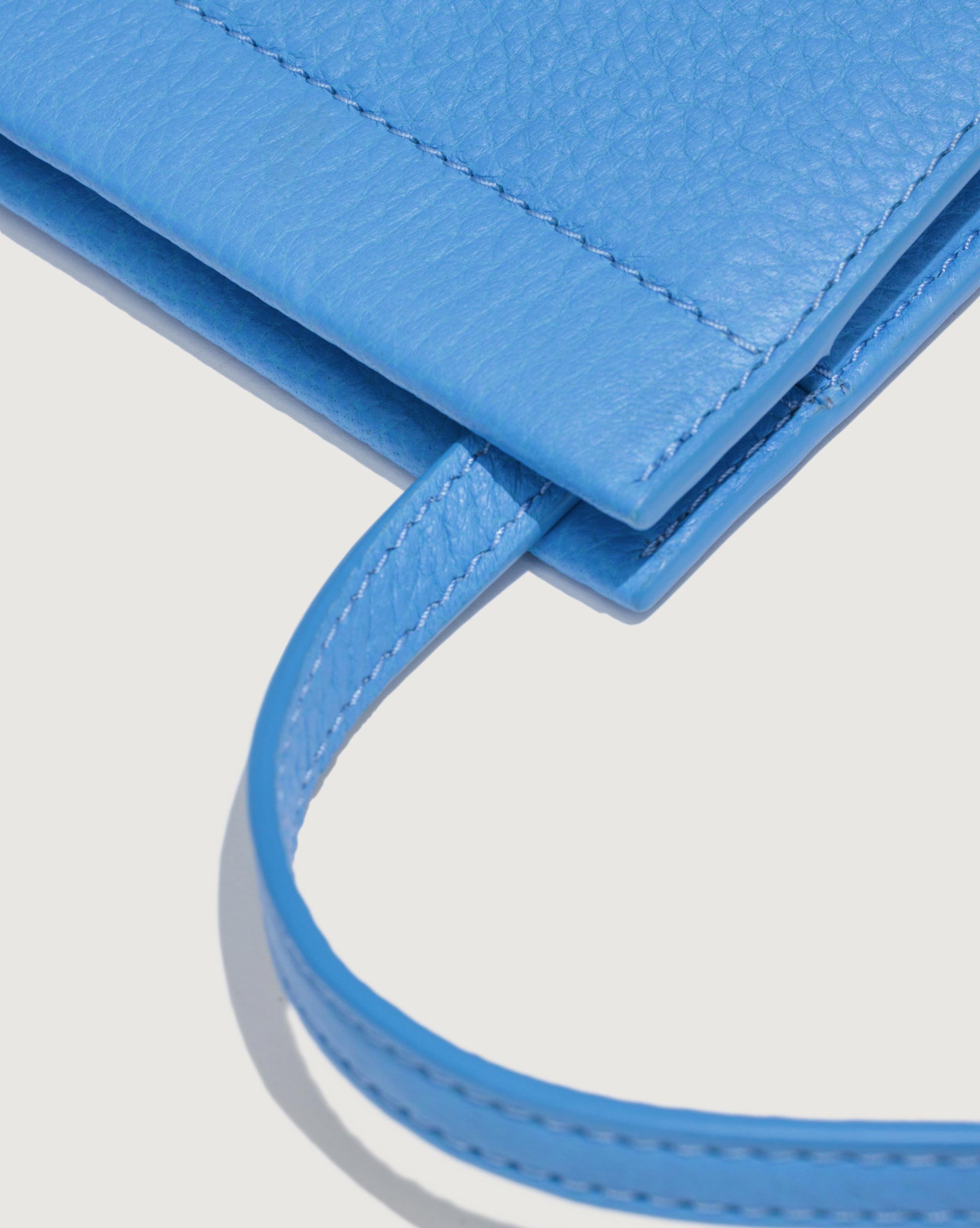 Deer nappa strap detail