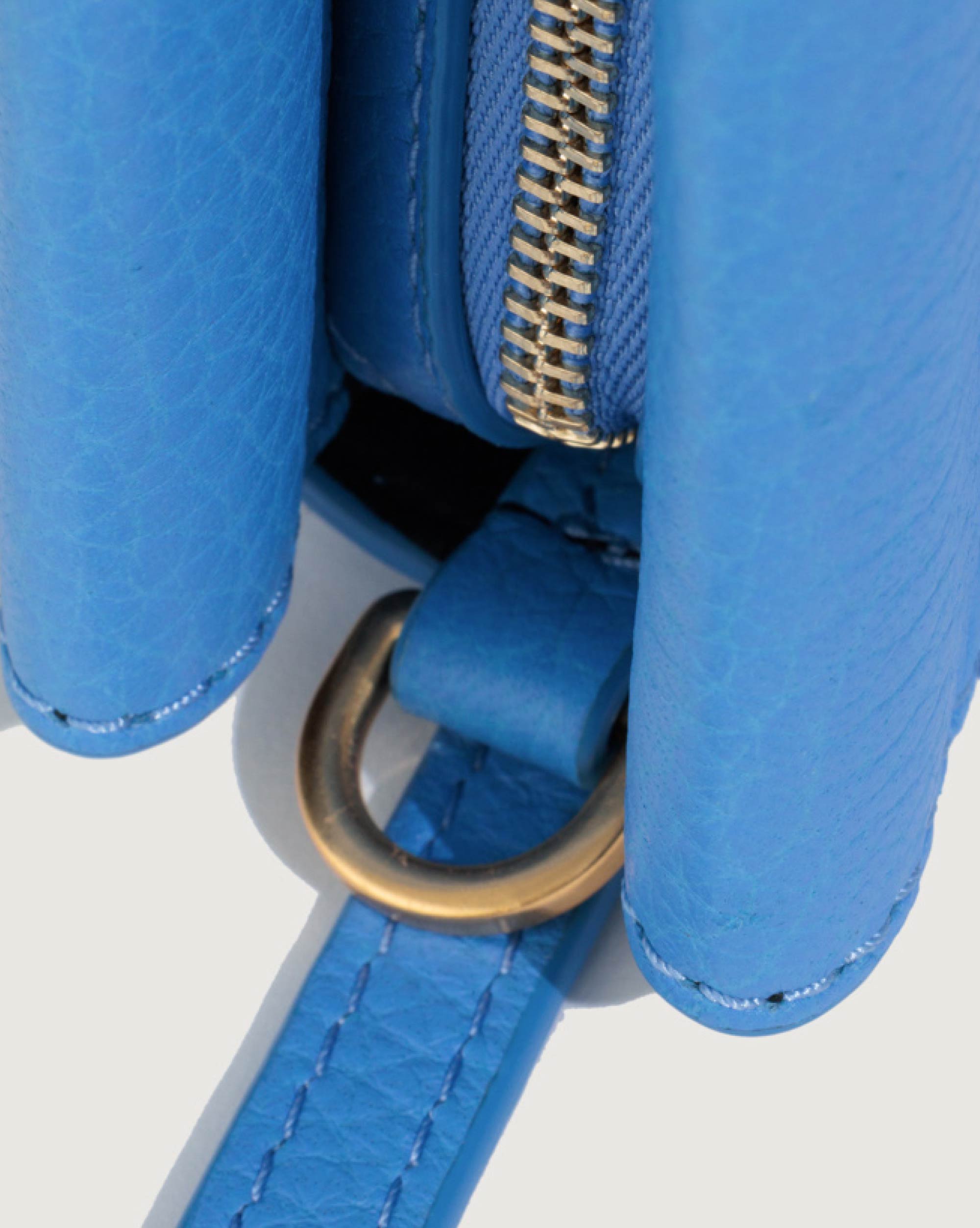 Buckle to attach scrunchie strap